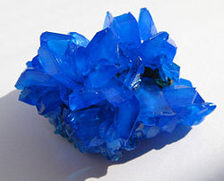 Kupfervitriol, blauer Vitriol, Mineral (Chalkanthit) - Quelle: http://www.de.wikipedia.org/wiki/Vitriol